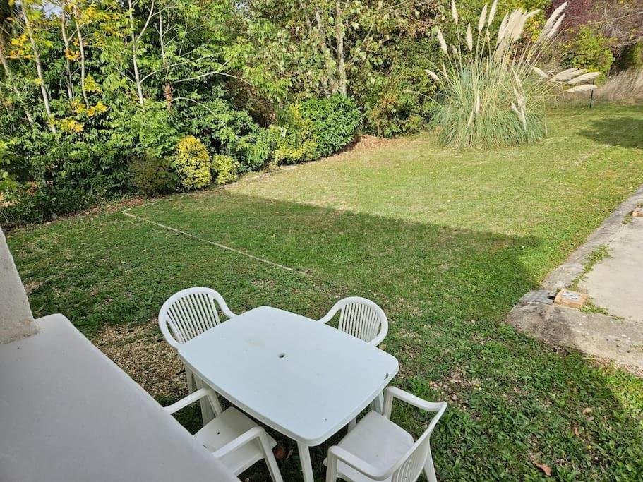 Maison Retour Vers Le Futur - 2 Chambres / Jardin Marmagne  Bagian luar foto